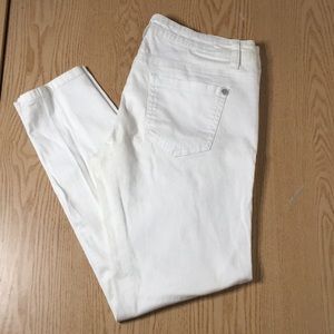 B16 Juniors Celebrity Pink Stretchy Skinny Jeans Cotton Soft White Size 9